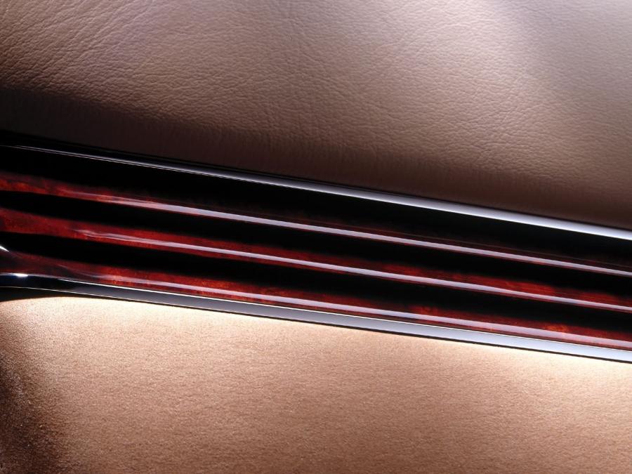 Детали интерьера Maybach 62 (V240) 2002 года  (фото 186 из 248)